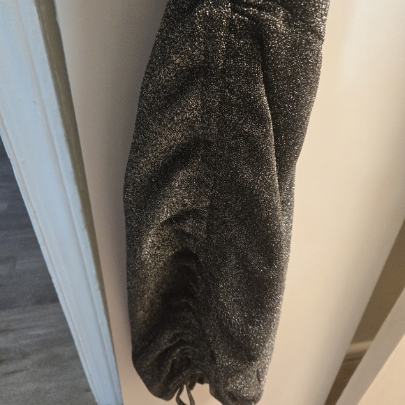 Shimmering Black Fashion Dress - Picture 2 of 6